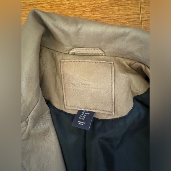 Amaryllis Women's Lambskin Leather Jacket - Picture 9 of 10